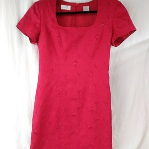 Short sleeved red dress